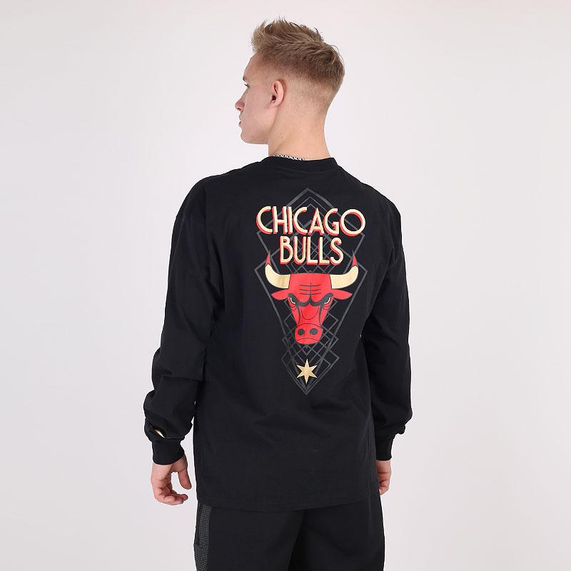 Лонгслив Nike Chicago Bulls Courtside City Edition NBA T-Shirt (CT9401-010)  - цена, описание, фото 5